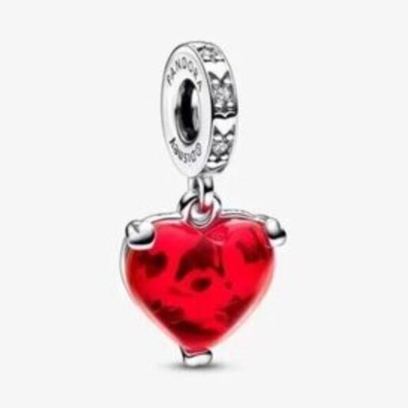 Pandora Disney Mickey & Minnie Mouse Kiss Red Murano Glass Dangle Charm - Picture 2 of 3